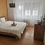 Calla 5 - Main Square, In The Shopping Center - Parking Slot With Security And Video