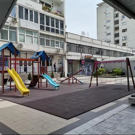 Calla 5 - Main Square, In The Shopping Center - Parking Slot With Security And Video