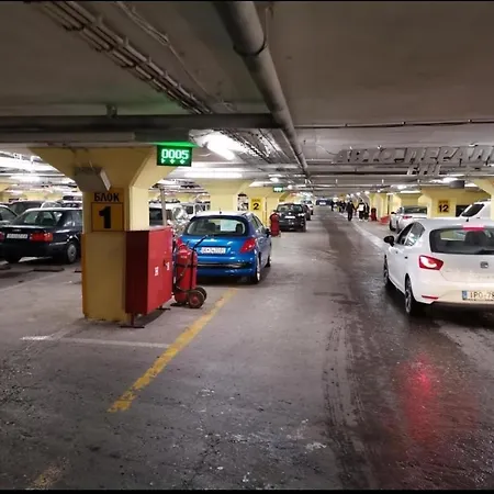 Calla 5 - Main Square, In The Shopping Center - Parking Slot With Security And Video *