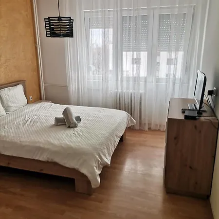 Calla 5 - Main Square, In The Shopping Center - Parking Slot With Security And Video