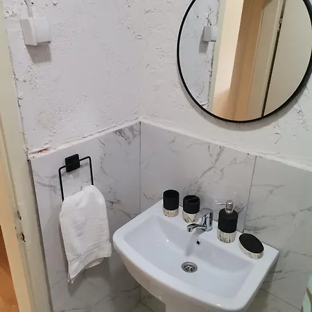 Apartment Calla 5 - Main Square, In The Shopping Center - Parking Slot With Security And Video Skopje