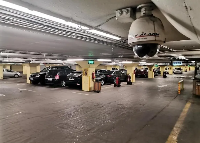 Calla 5 - Main Square, In The Shopping Center - Parking Slot With Security And Video * Escópia