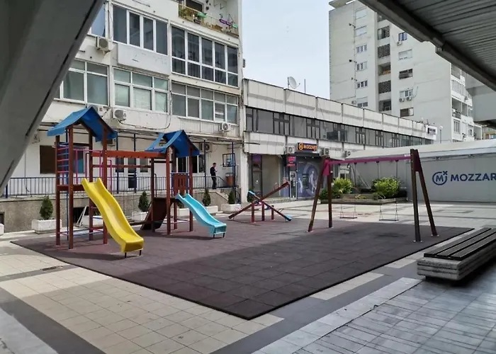 Calla 5 - Main Square, In The Shopping Center - Parking Slot With Security And Video