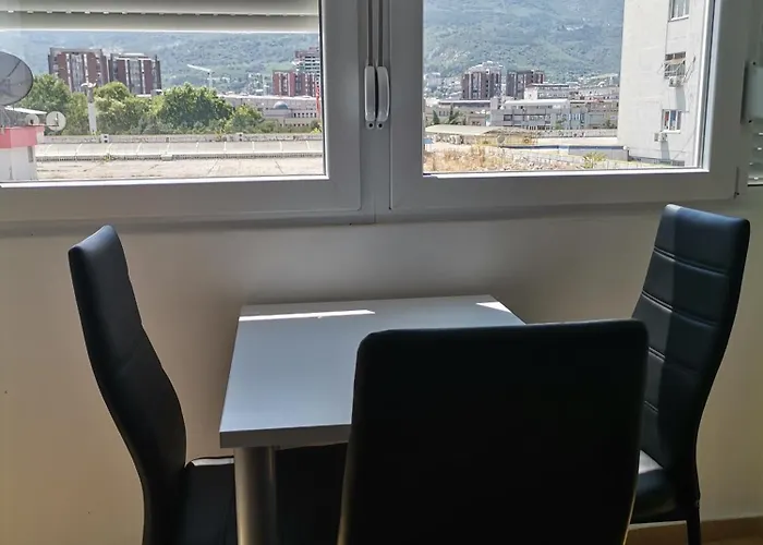 Calla 5 Apartment: Square Living With Secure Parking