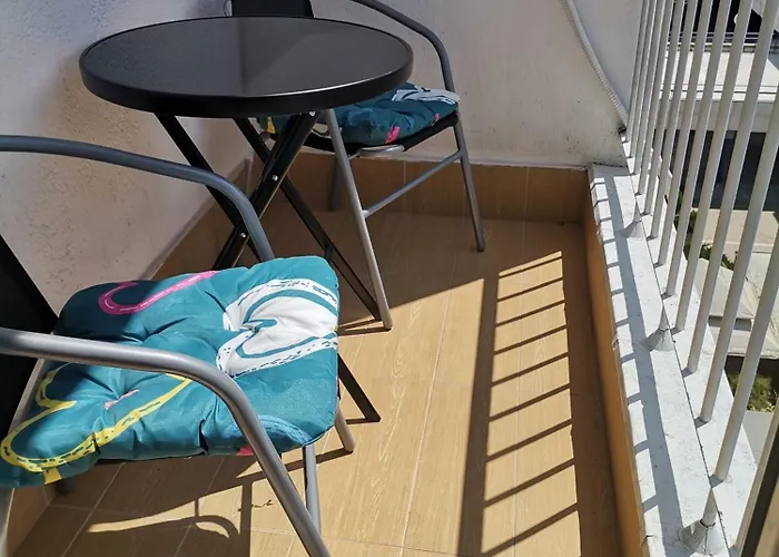 Calla 5 Apartment: Square Living With Secure Parking