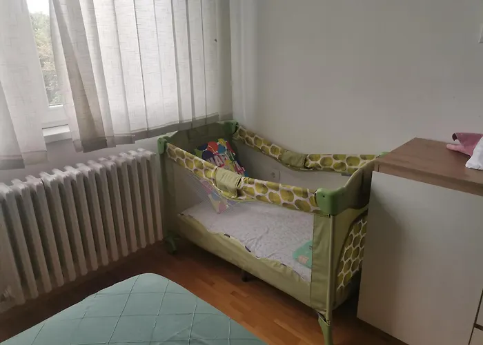 Calla 5 Apartment: Square Living With Secure Parking Skopje