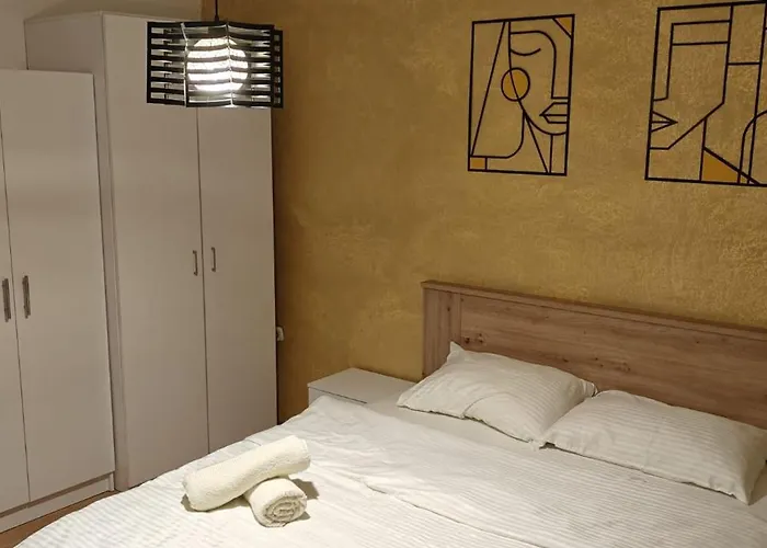 Apartment Calla 5 Apartment: Square Living With Secure Parking