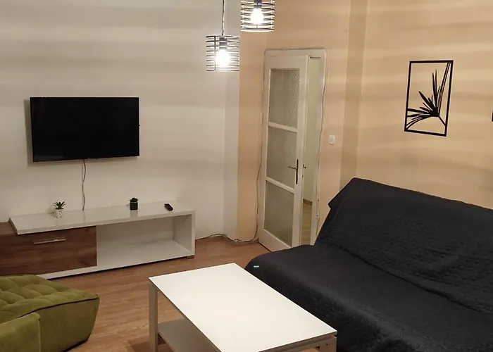 Apartment Calla 5 Apartment: Square Living With Secure Parking *